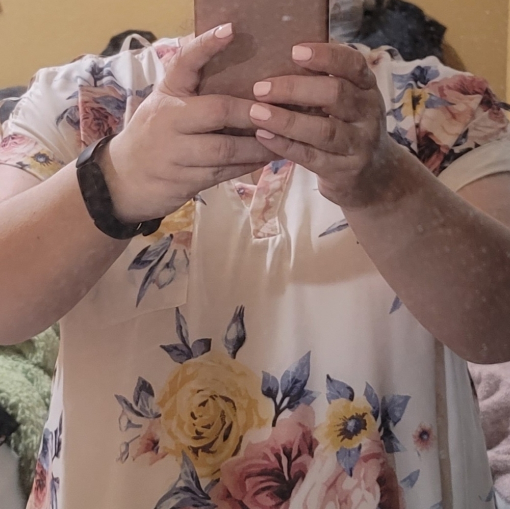 Floral plus size blouse - Picture 10 of 10